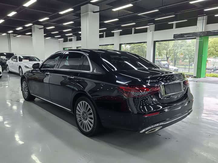 Photo 7 - Mercedes-Benz E-Class