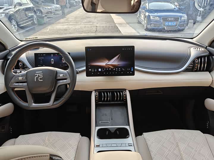 Фото 5 - BYD Yuan Plus