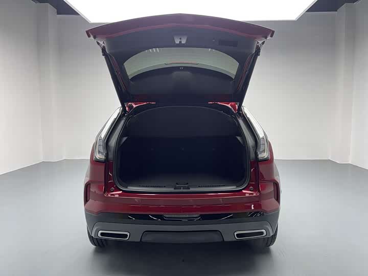 Фото 9 - Cadillac XT4