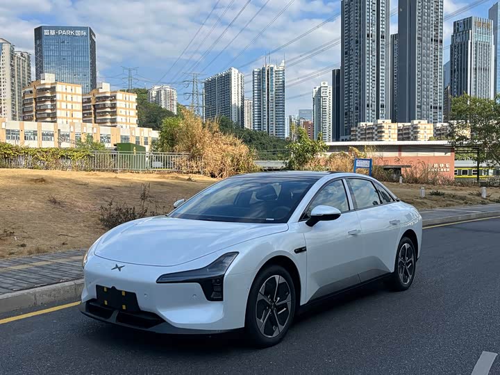 Фото 1 - XPeng Mona M03