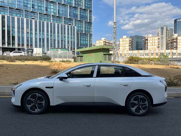 Фото 4 - XPeng Mona M03