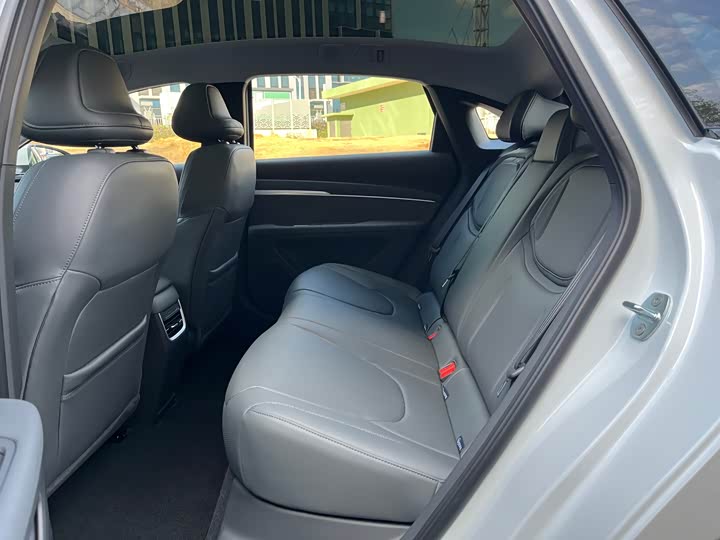 Фото 6 - XPeng Mona M03