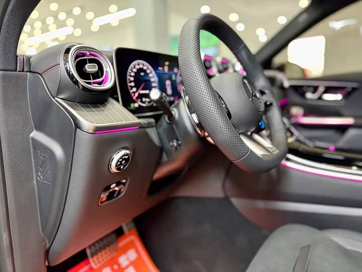 Фото 8 - Mercedes-Benz GLC-Class AMG