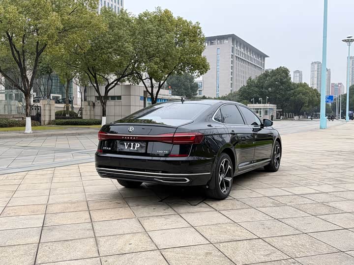 Photo 4 - Volkswagen Passat
