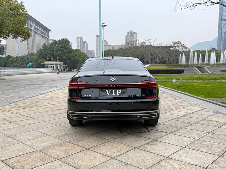 Photo 5 - Volkswagen Passat