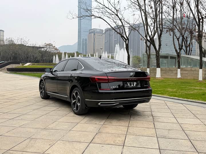 Photo 6 - Volkswagen Passat