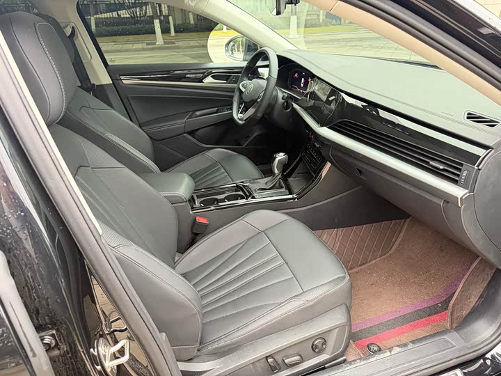 Photo 9 - Volkswagen Passat