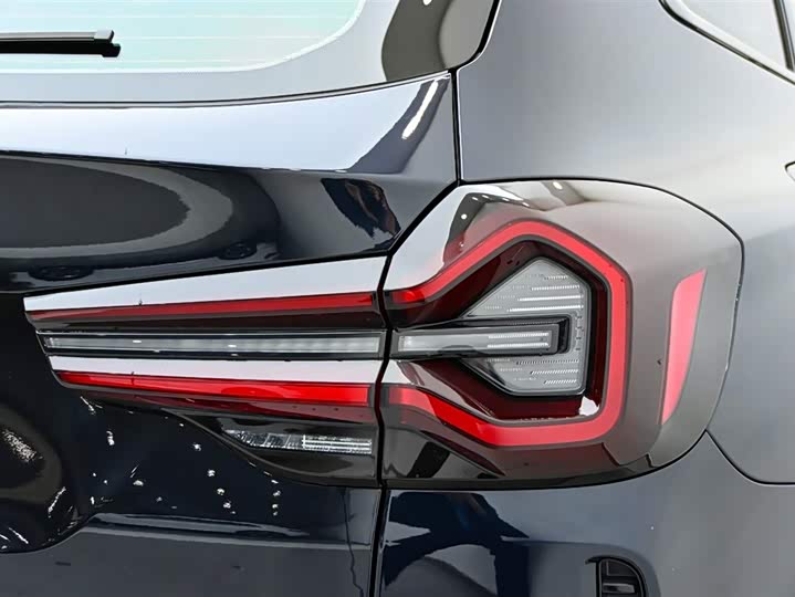 Фото 9 - BMW iX3