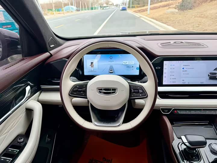 Фото 6 - Geely Monjaro