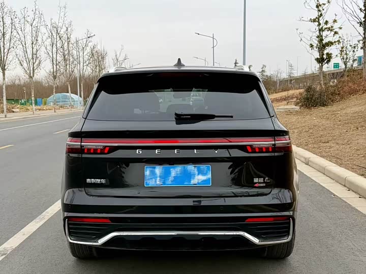 Фото 9 - Geely Monjaro