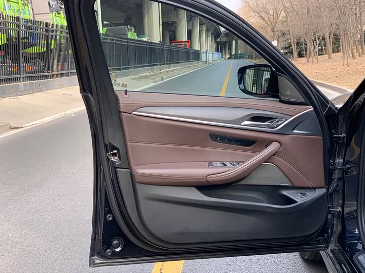 Фото 9 - BMW 5 Series