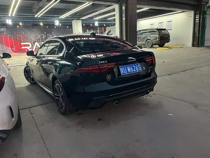 Фото 3 - Jaguar XE L