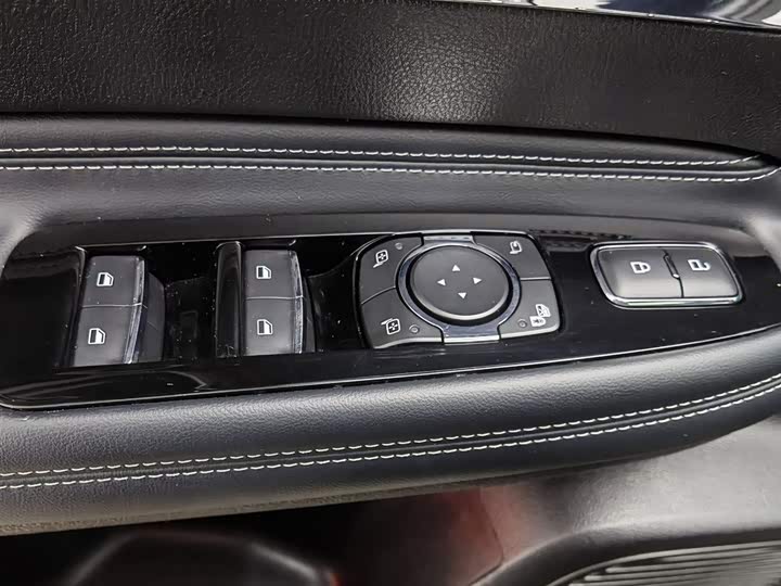 Фото 9 - Lincoln Corsair