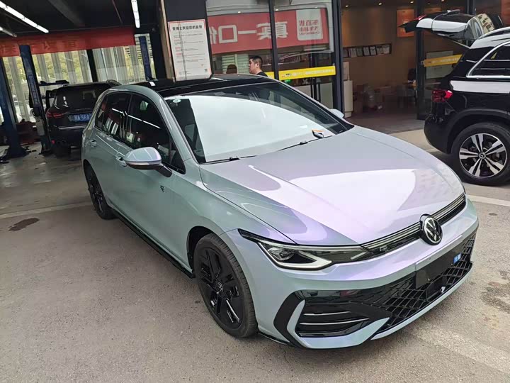 Фото 2 - Volkswagen Golf