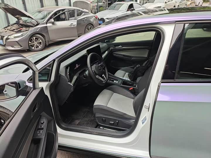 Фото 3 - Volkswagen Golf