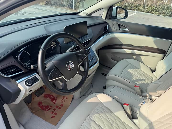 Фото 8 - Buick GL8 ES