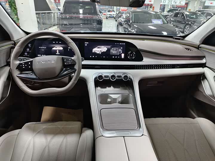 Фото 9 - Exeed RX C-DM Hybrid