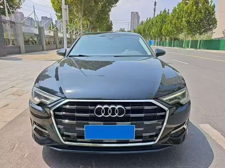 Фото 2 - Audi A6L