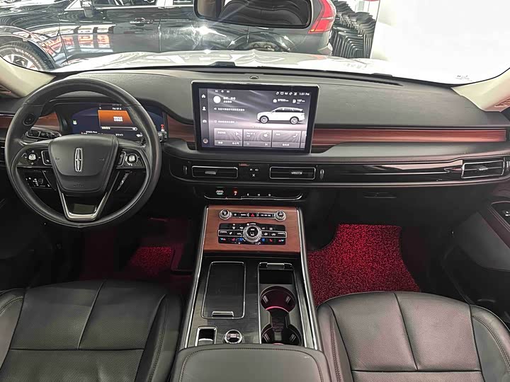 Фото 9 - Lincoln Aviator