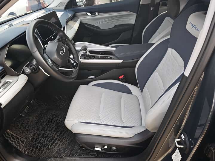 Photo 4 - Geely Preface