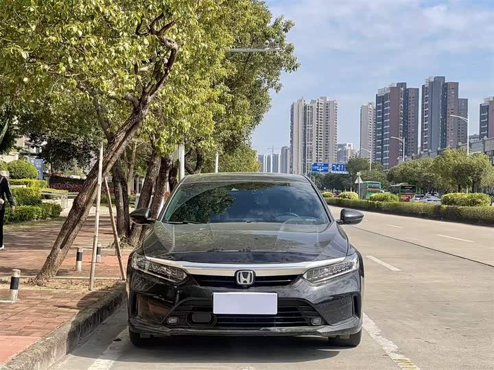 Фото 2 - Honda Inspire