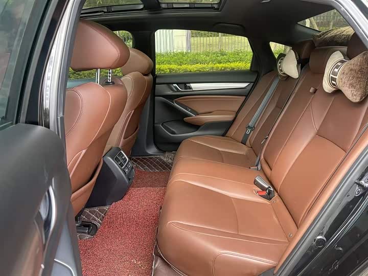 Фото 5 - Honda Inspire