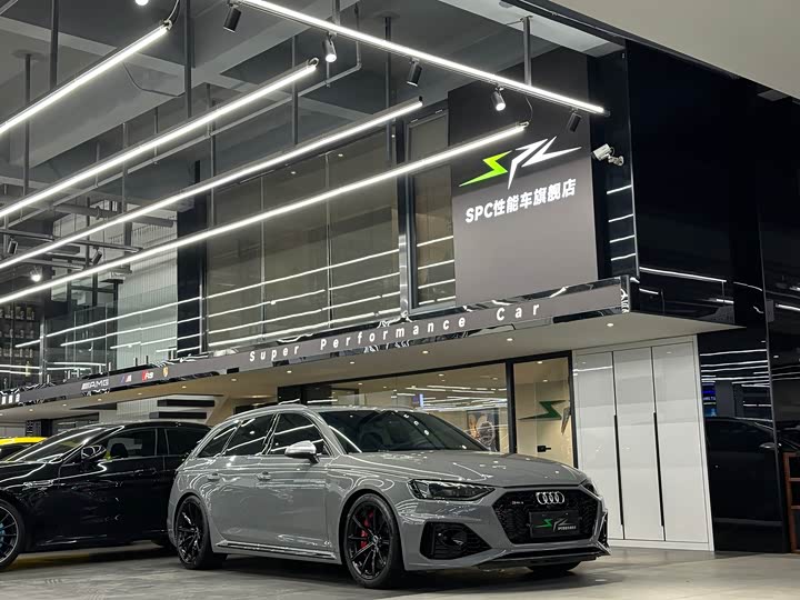 Фото 1 - Audi RS 4