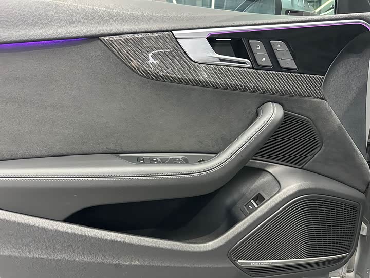 Фото 4 - Audi RS 4