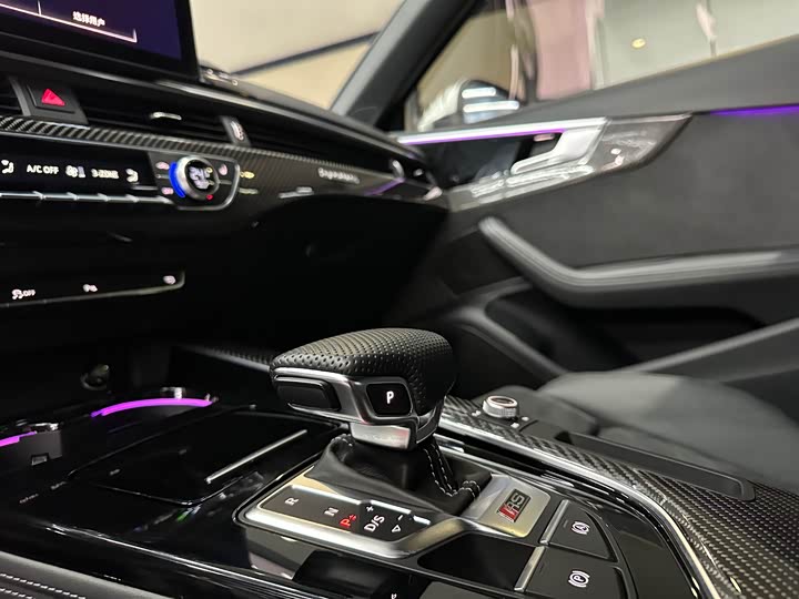 Фото 8 - Audi RS 4