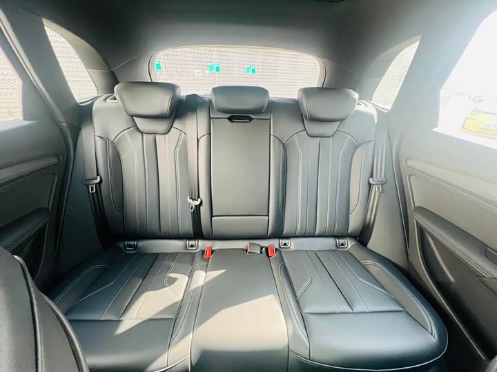 Фото 8 - Audi Q5L