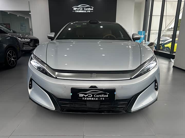 Фото 2 - BYD Han L