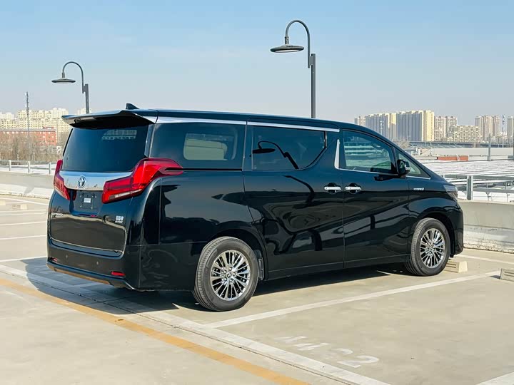 Photo 4 - Toyota Alphard
