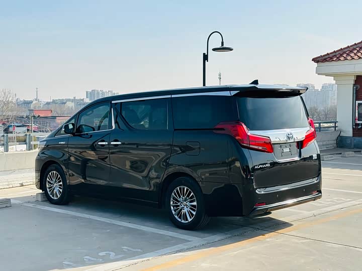 Photo 6 - Toyota Alphard