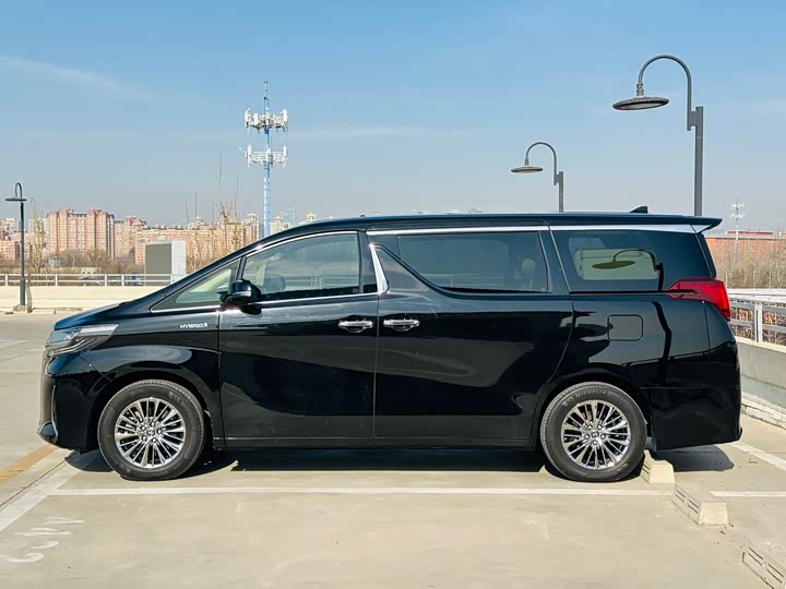Photo 7 - Toyota Alphard