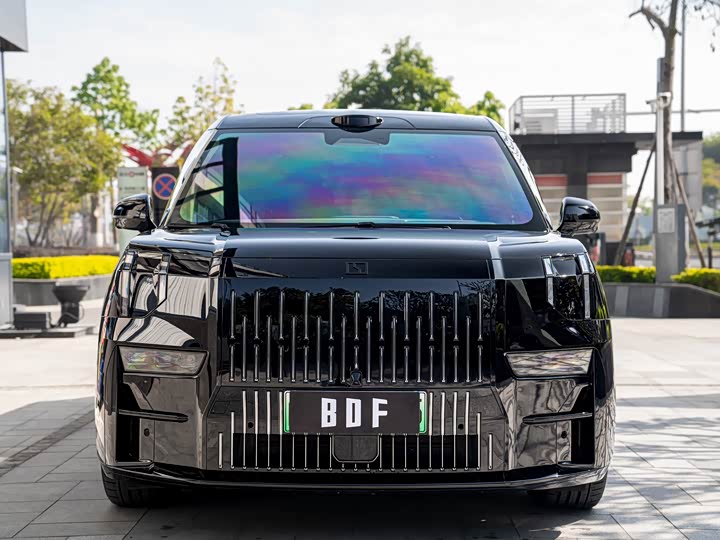 Фото 2 - Zeekr 009