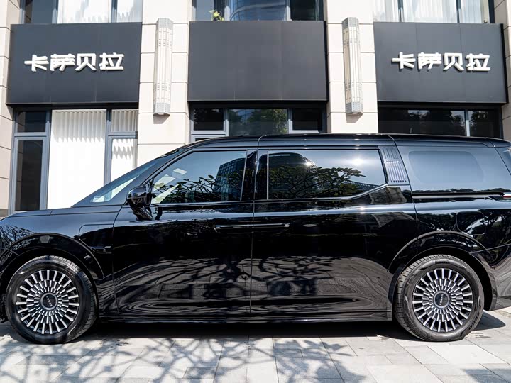 Фото 7 - Zeekr 009