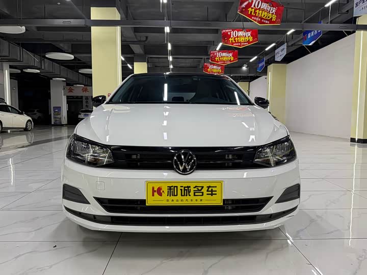 Фото 2 - Volkswagen Polo