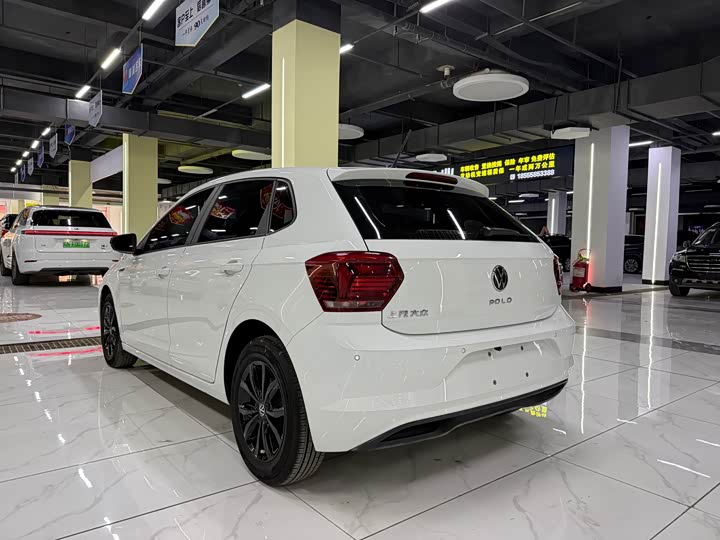 Фото 6 - Volkswagen Polo