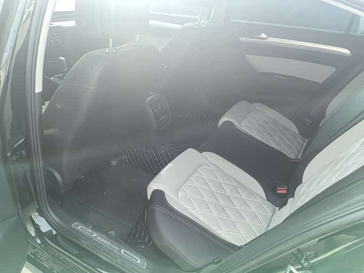 Фото 8 - Volkswagen Magotan