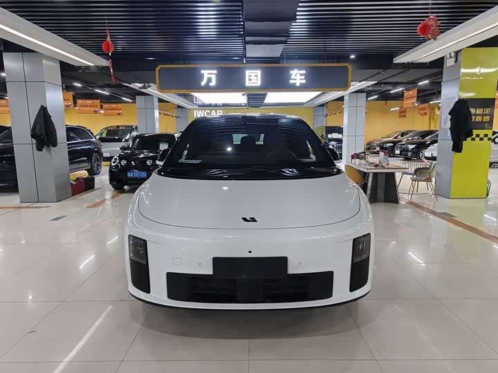 Фото 1 - LiXiang i6