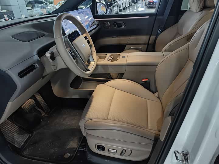 Фото 4 - LiXiang i6