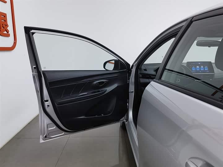 Фото 8 - Toyota Vios