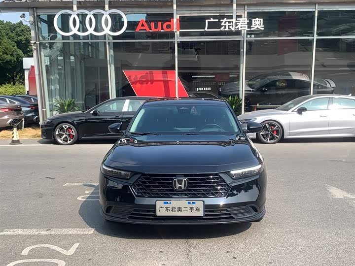 Фото 2 - Honda Accord