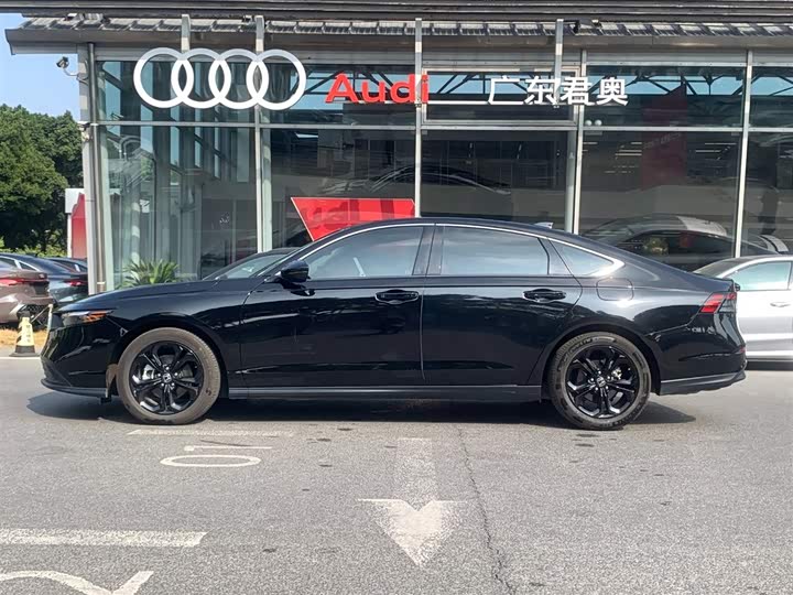 Фото 3 - Honda Accord