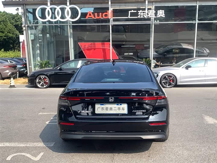 Фото 5 - Honda Accord