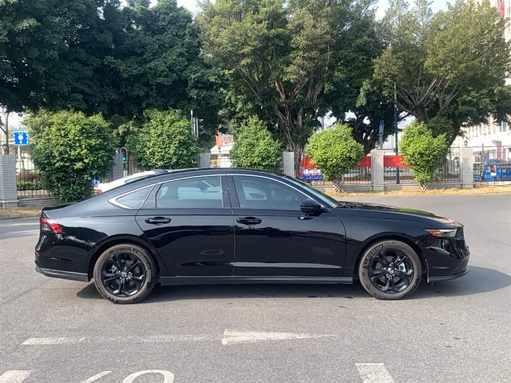 Фото 8 - Honda Accord