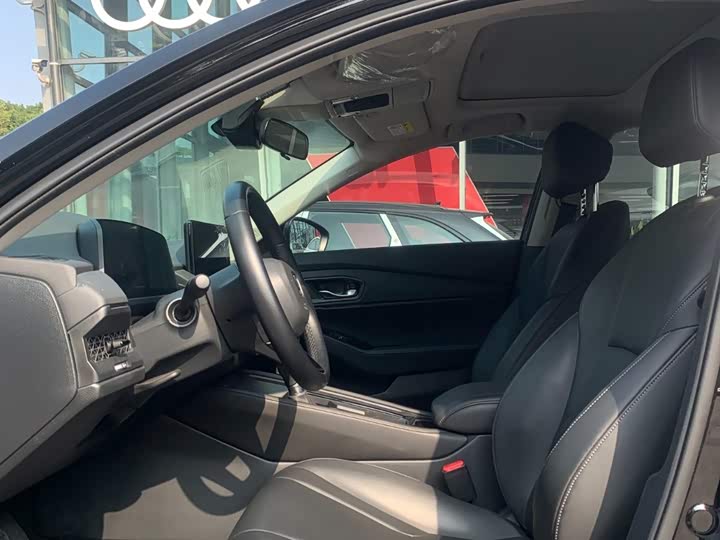 Фото 9 - Honda Accord