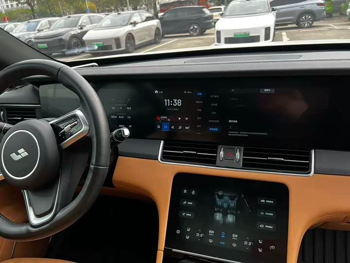 Фото 2 - LiXiang One