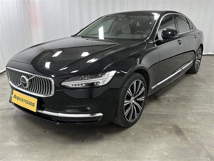 Фото 1 - Volvo S90