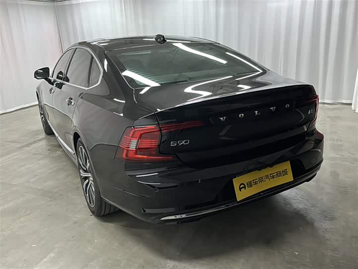 Фото 6 - Volvo S90